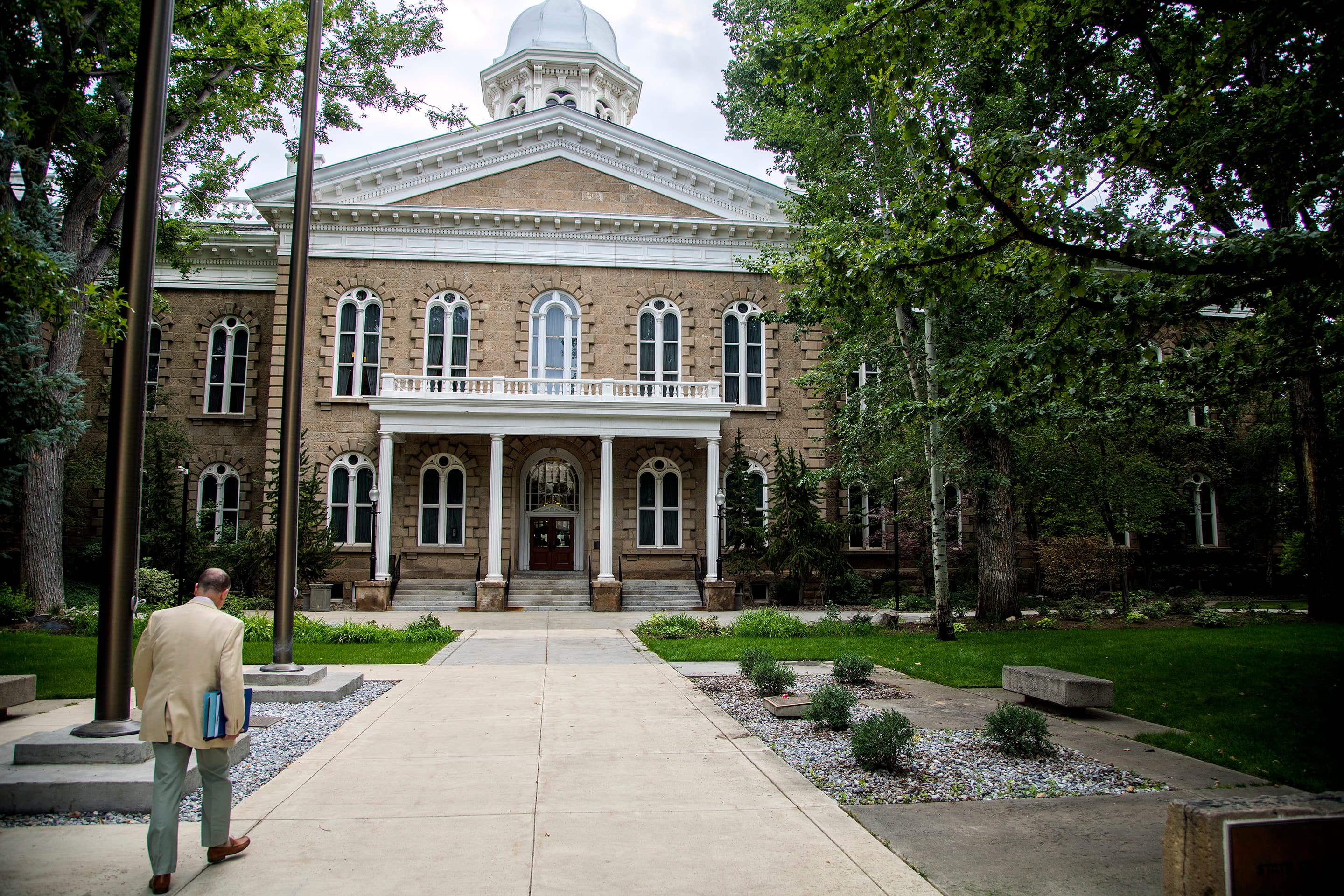 Spiegel, Matthews seek to parlay legislative experience into state controller job