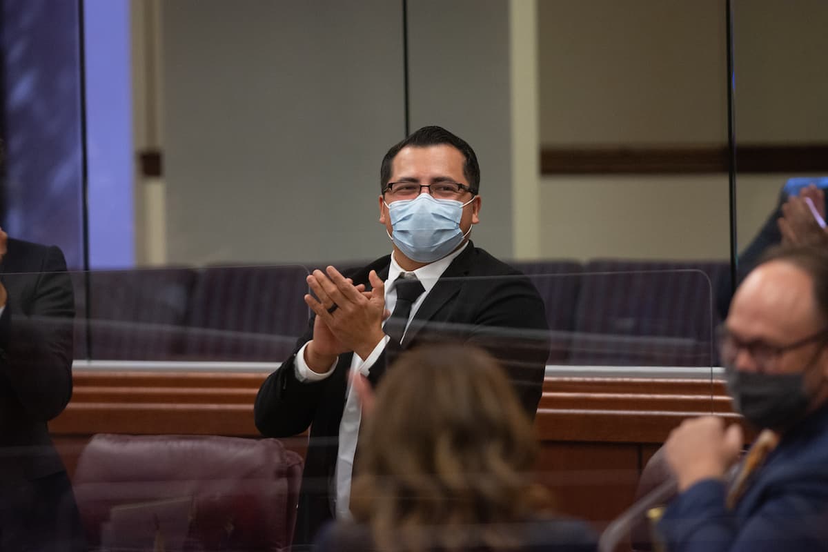 Edgar Flores anuncia candidatura para Senado estatal representando al este de Las Vegas