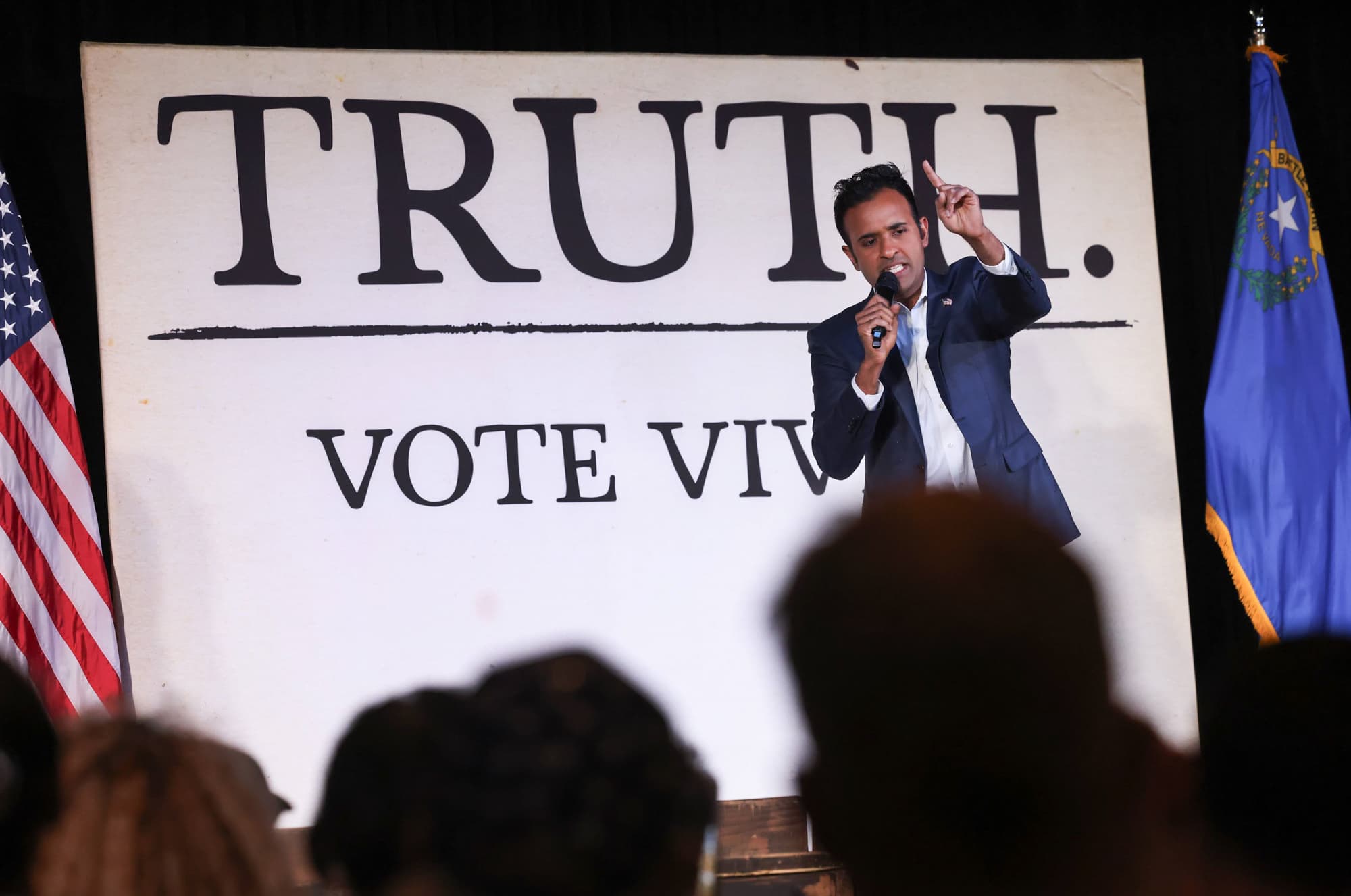 In Las Vegas, Vivek Ramaswamy campaigns under Trump's shadow
