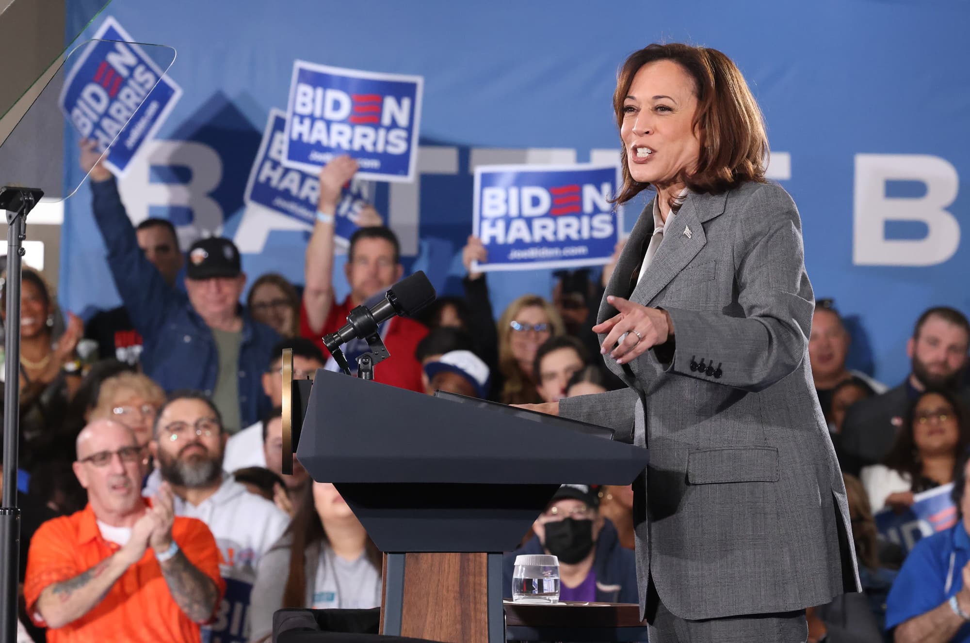 In Las Vegas, Kamala Harris defends Biden, vies for Asian American support