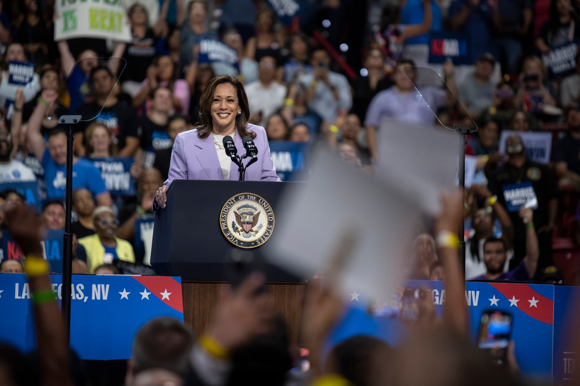 At massive Vegas rally, Harris energizes Democrats, pledges to end tax on tips