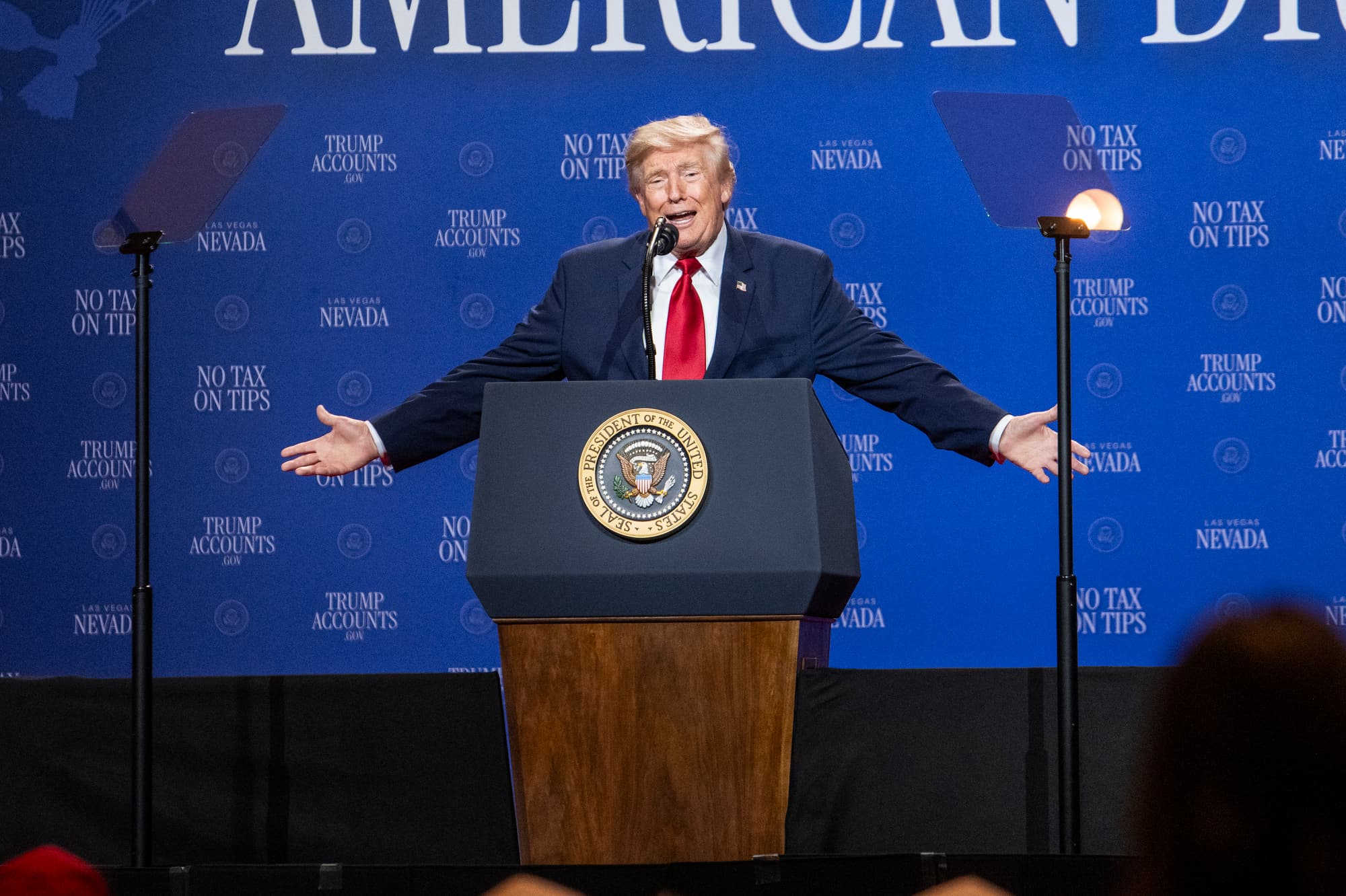 Trump talks up Nevada GOP candidates in Vegas while touting the economy and tax policies