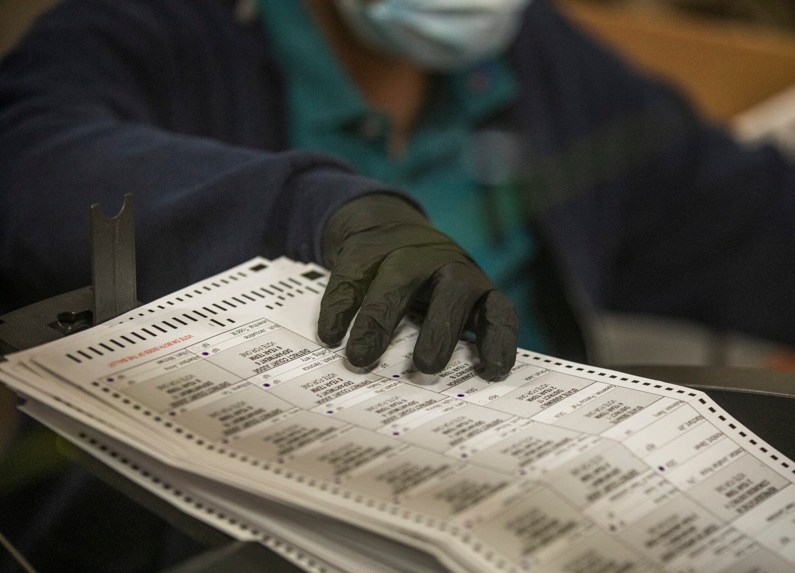 ¿Cómo se elimina de las listas de votantes a nevadenses fallecidos?