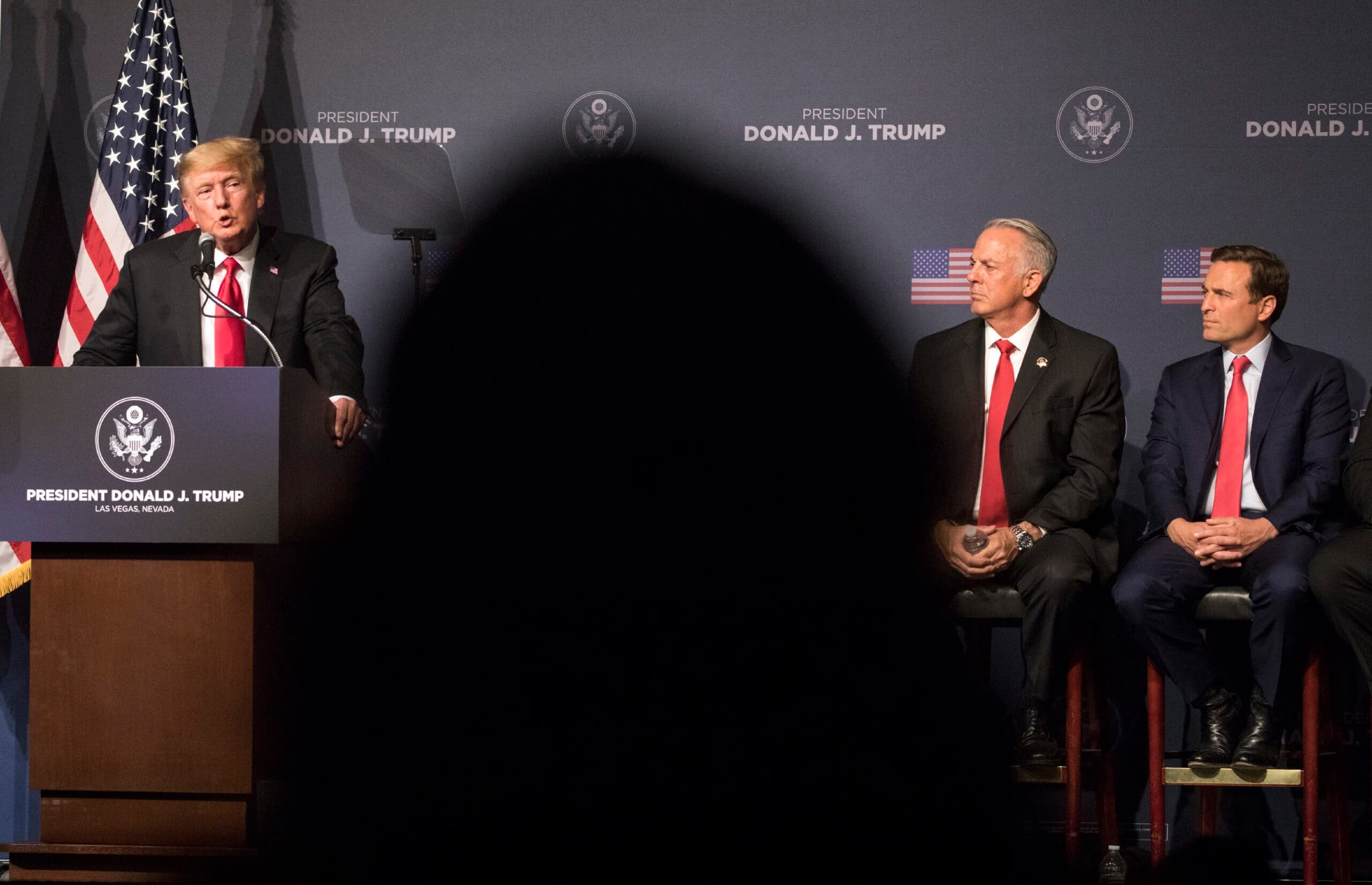 Trump llama a Nevada 'pozo negro' del crimen; impulsa a Lombardo y Laxalt en Las Vegas