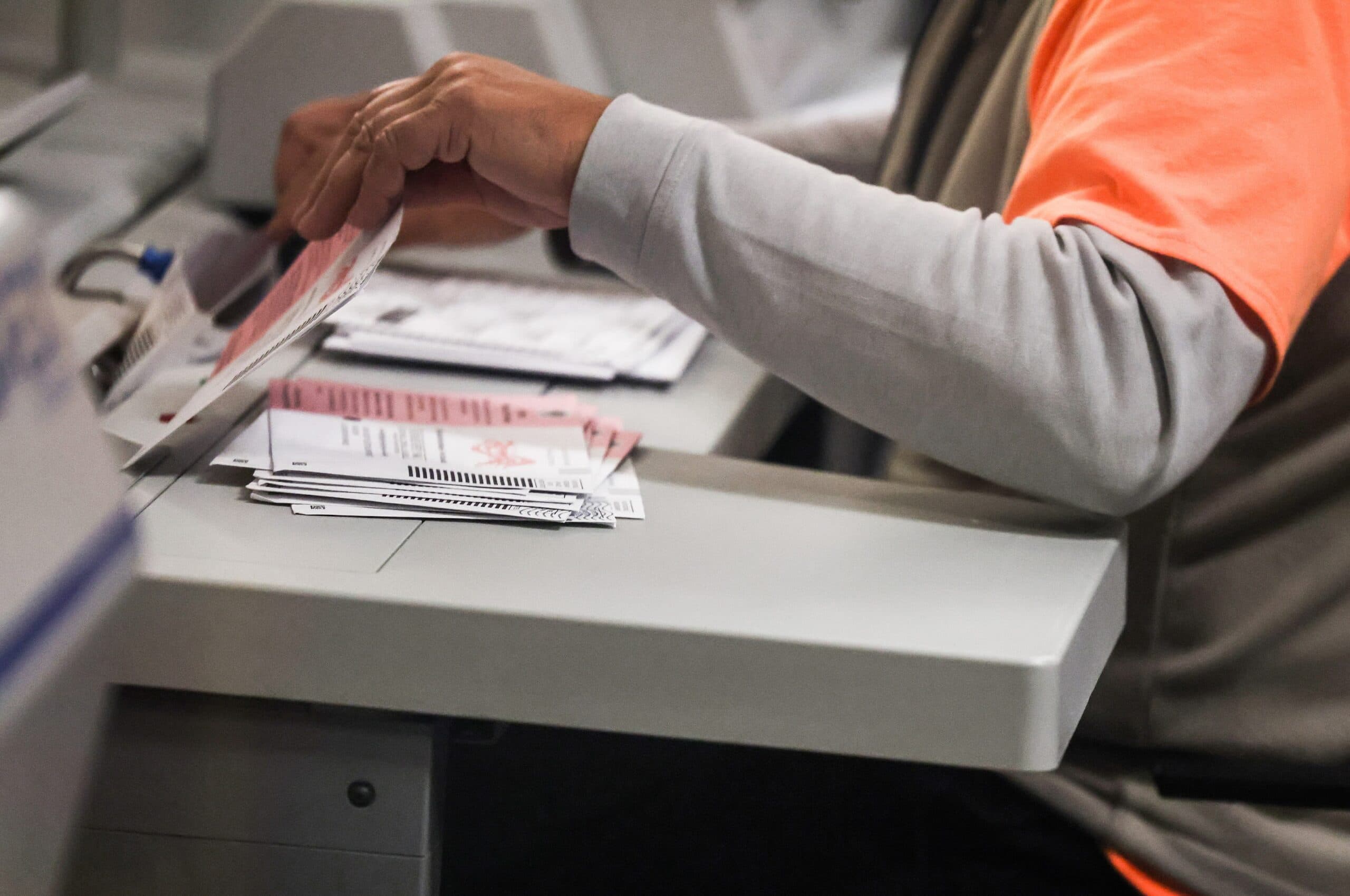 Grupos activistas contactan a nevadenses que no han verificado sus firmas en boletas electorales