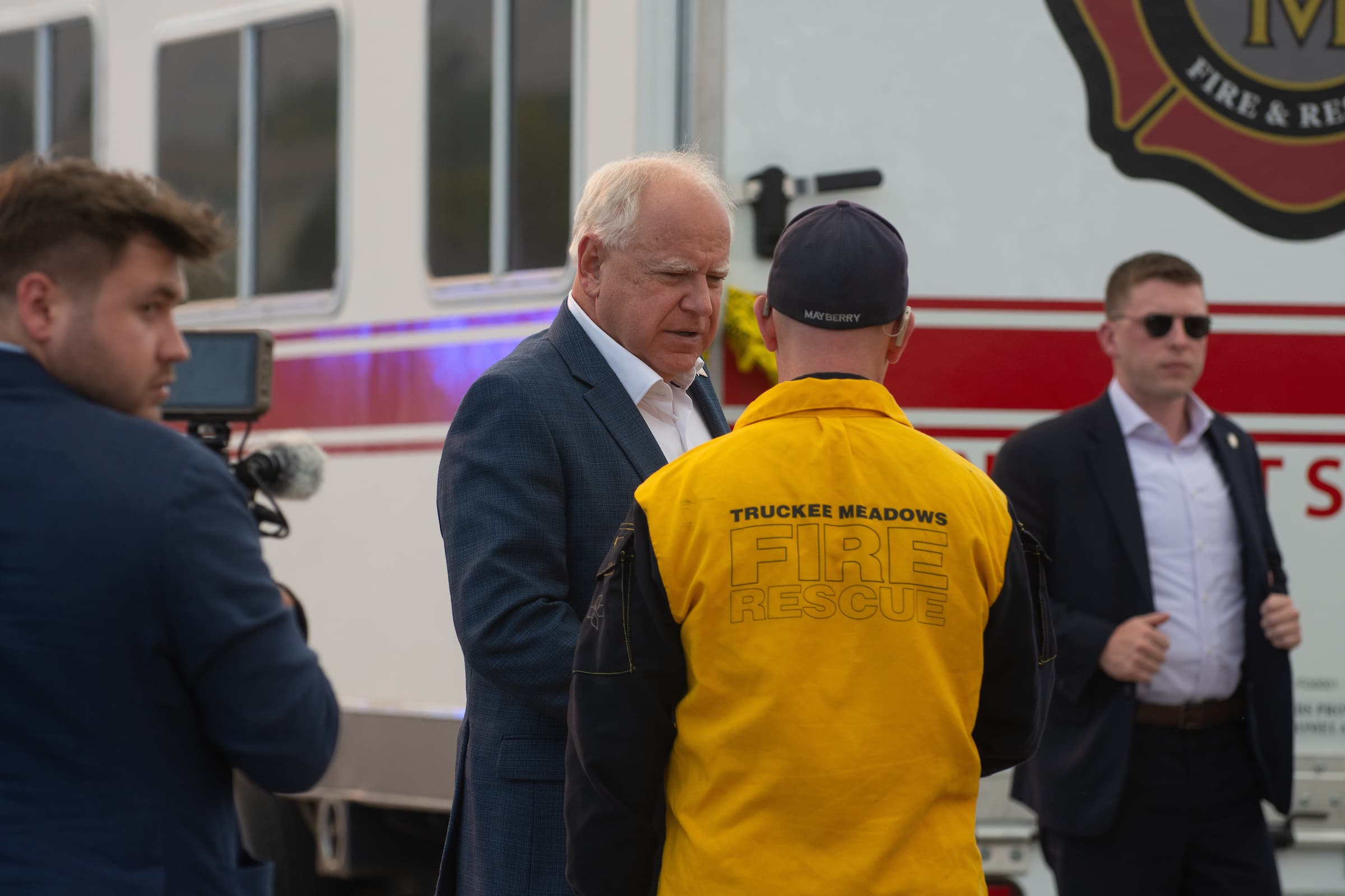 Walz tours Reno wildfire command site after canceling rally